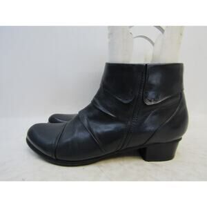 Regarde Le Ciel Womens Size 40 EUR Black Leather Zip Ankle Fashion Booties